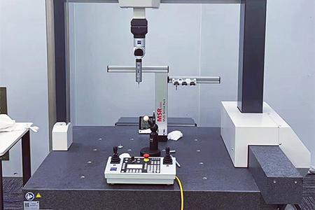 Máquina de Medición por Coordenadas Zeiss con una precisión de 0.002 mm